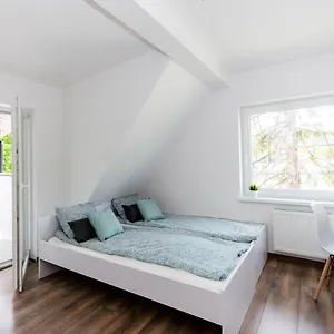 White Rooms Rentyear Apartments Pensjonat